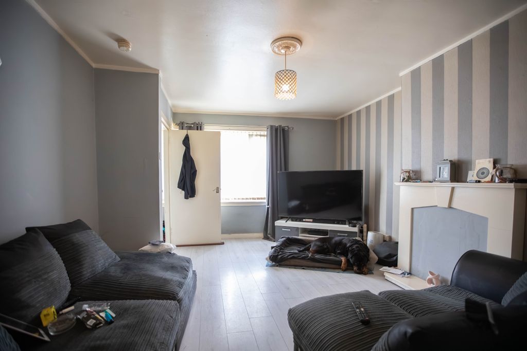 Property photo 2 of 23