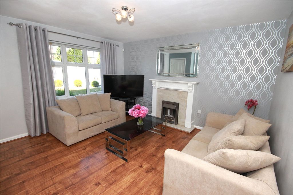 Property photo 2 of 21 Picture No. 23