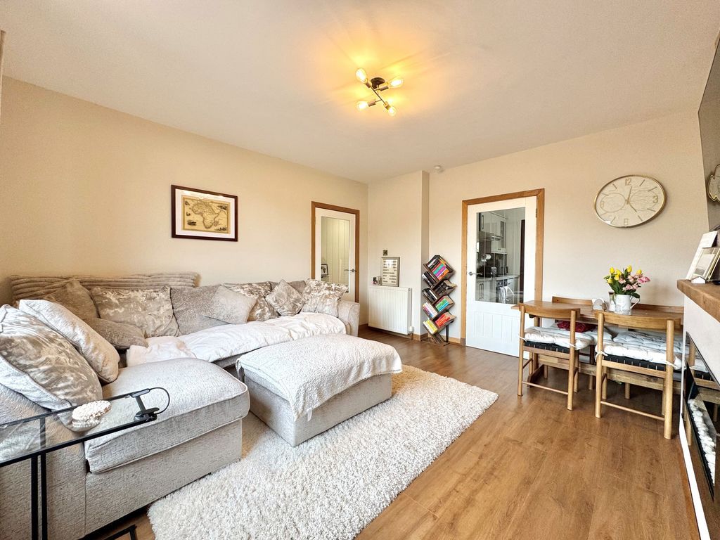 Property photo 3 of 18 Photo 8