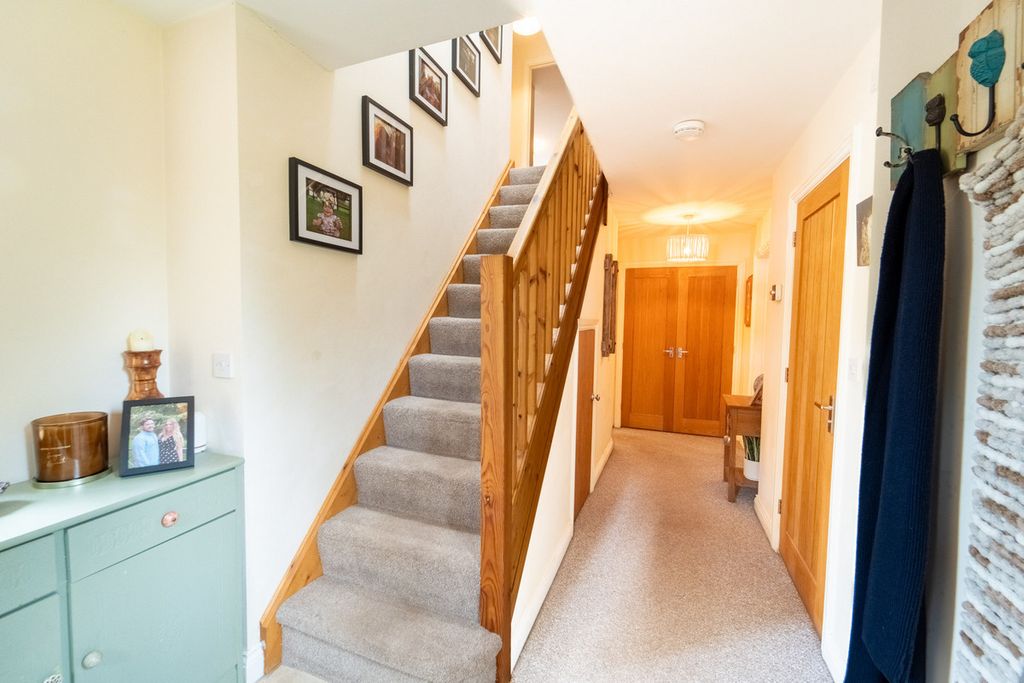 Property photo 2 of 29