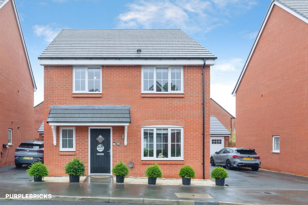 Property photo 1 of 22 Entrance Porch