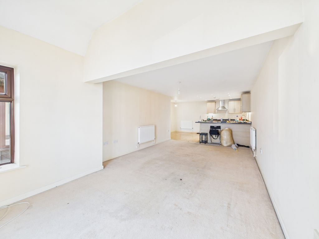 Property photo 3 of 7 Cam01721G0-Pr0106-Still005