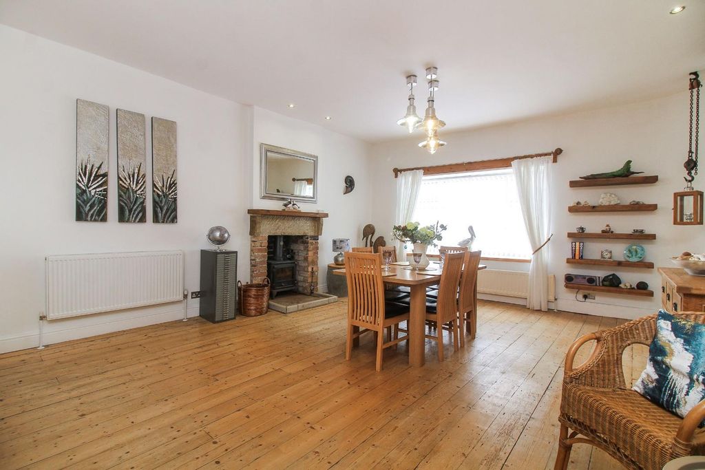 Property photo 3 of 22 3