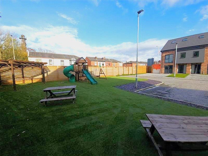 Property photo 2 of 24 Picture No. 48