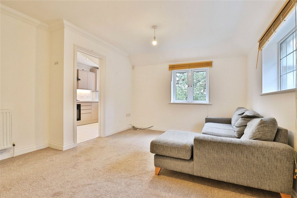 Property photo 2 of 17 Picture No. 14