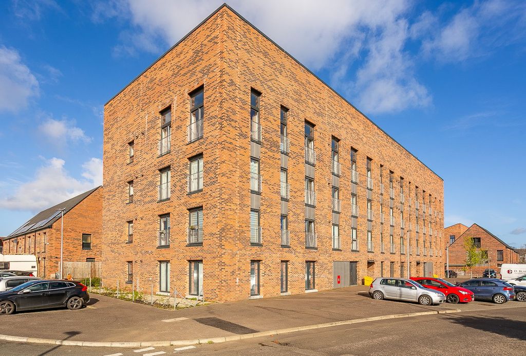 Property photo 1 of 21