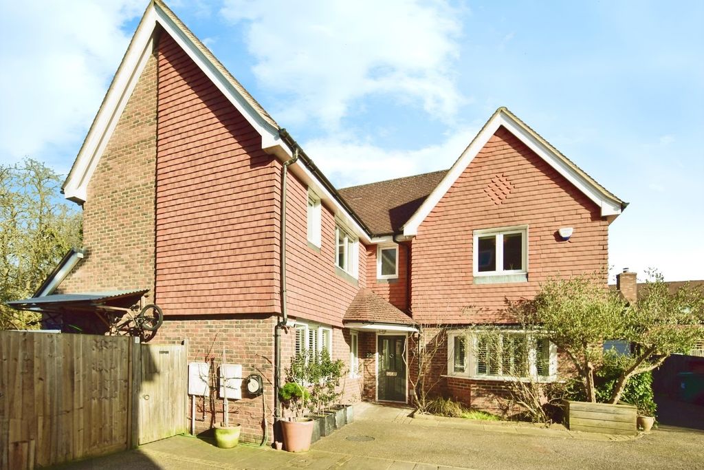 Property photo 1 of 24