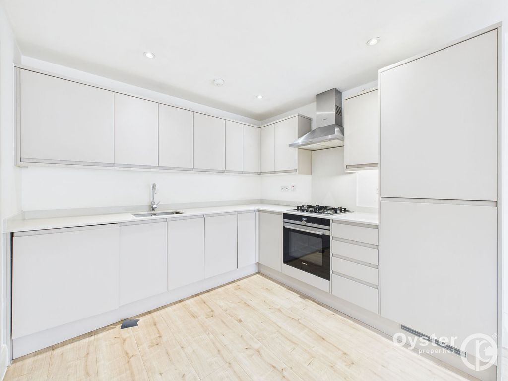 Property photo 2 of 10 Kitchen