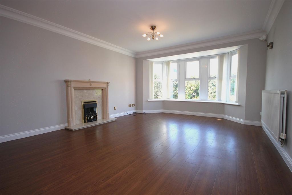 Property photo 3 of 35