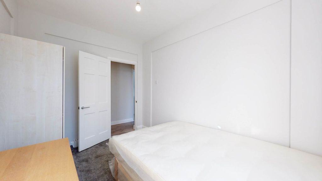 Property photo 1 of 3