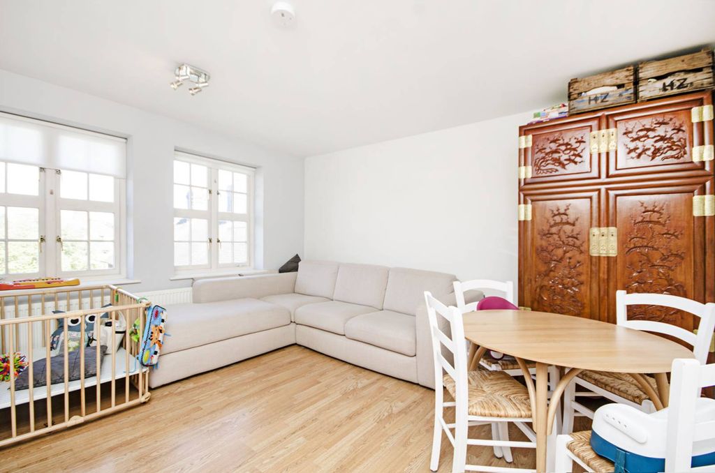 Property photo 2 of 7