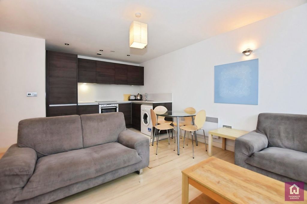 Property photo 2 of 20 Pbox-Img.Jpg