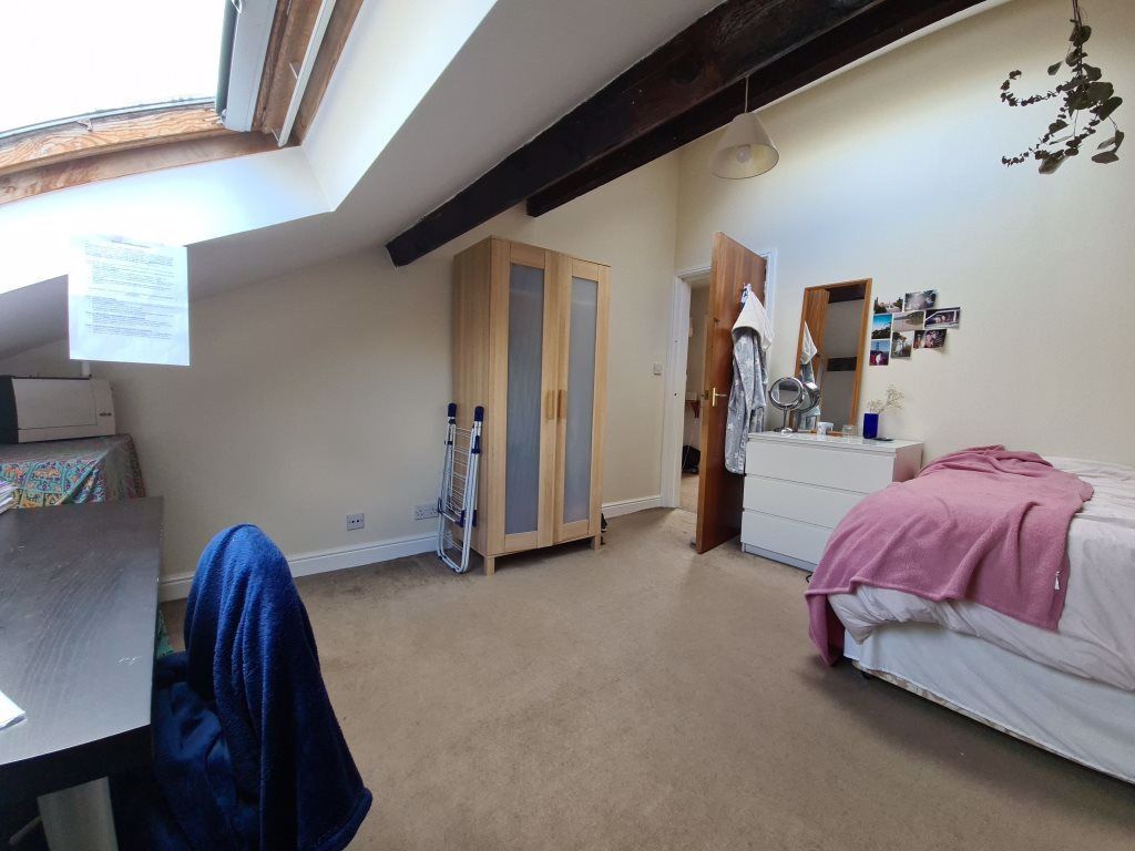 Property photo 2 of 9 Bright Double Bedroom With A Sloped Skylight, Expo...