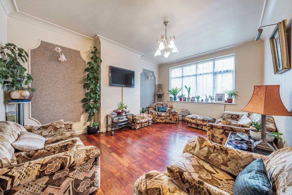 Property photo 1 of 24