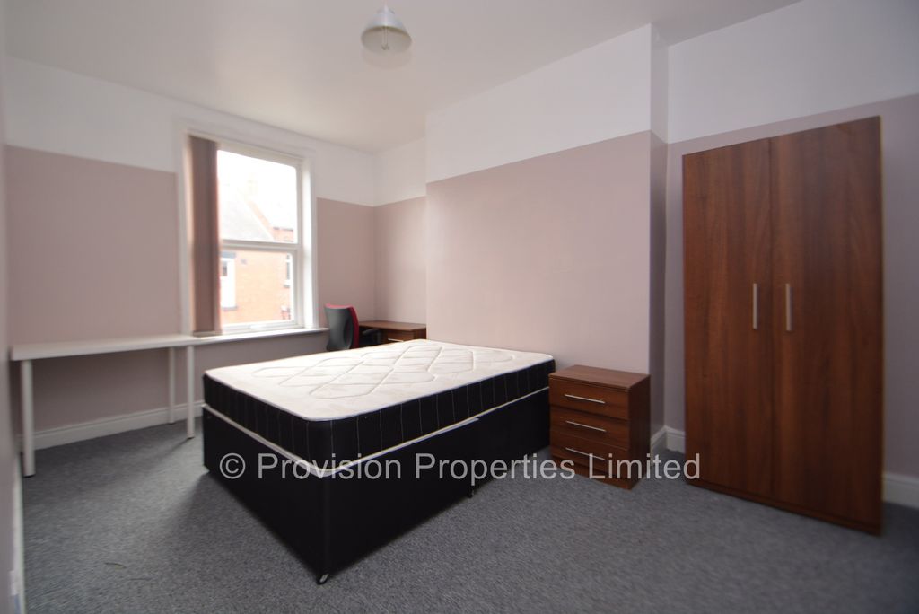 Property photo 3 of 18 Photo