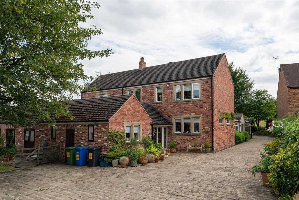 Property photo 3 of 92 Externals-19.Jpg