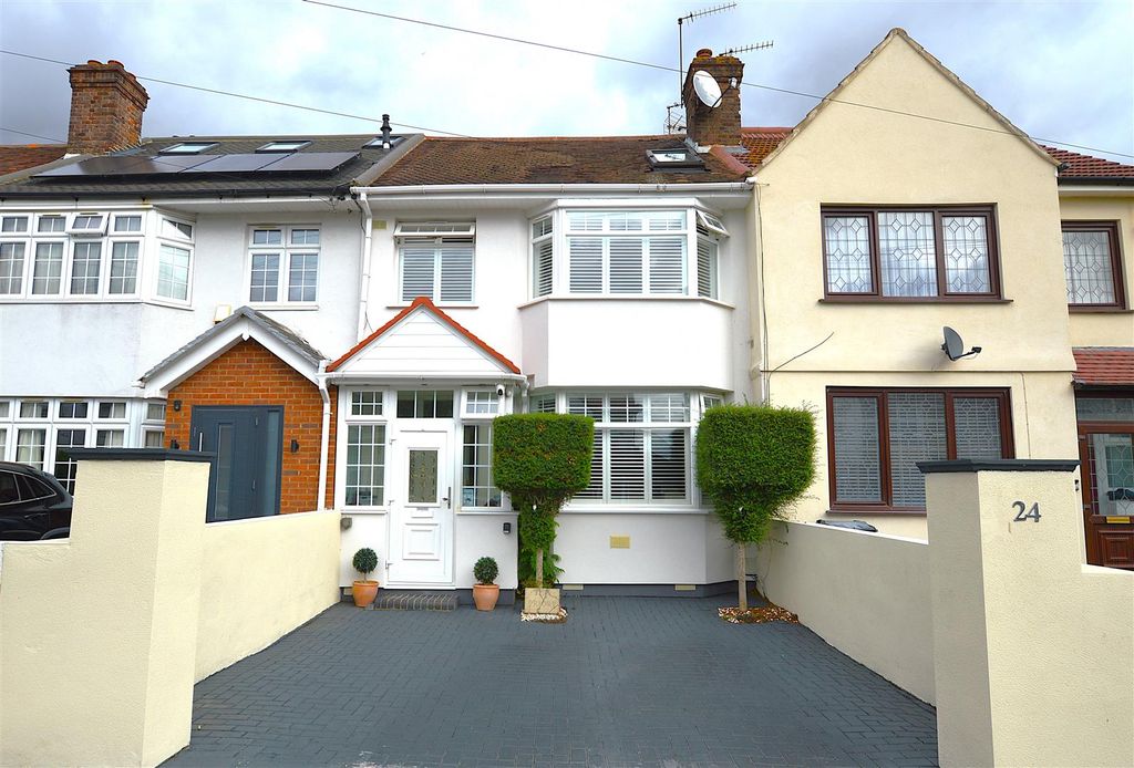 Property photo 1 of 18 24 Priory Road2.Jpg
