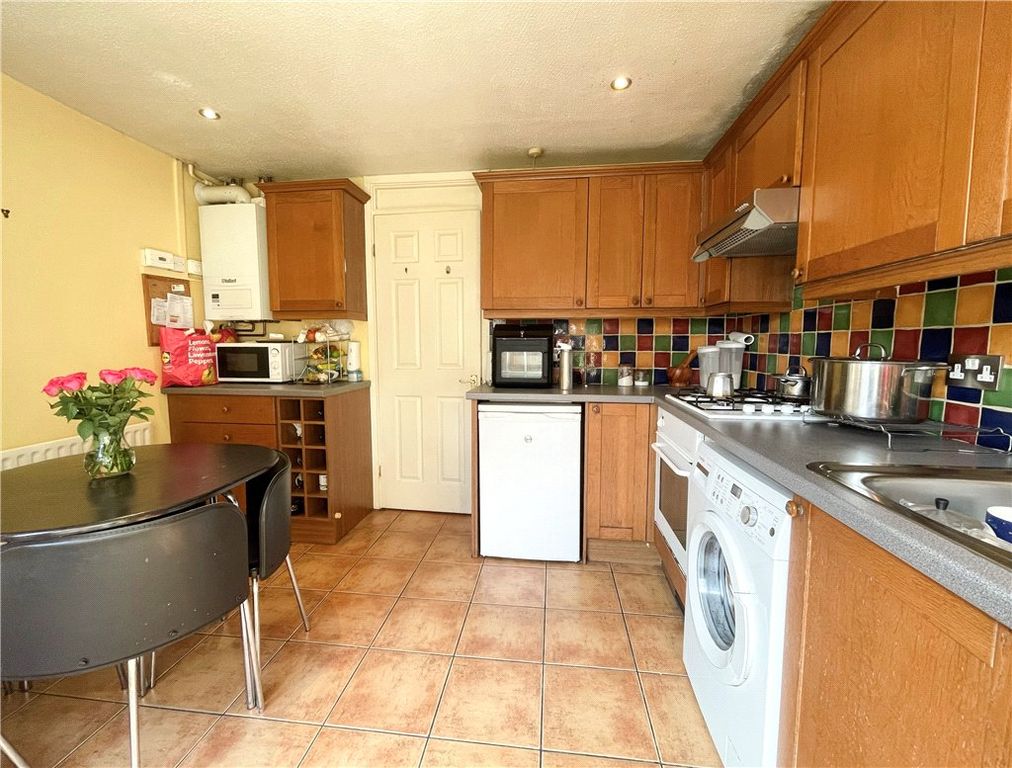 Property photo 3 of 12 Kitchen