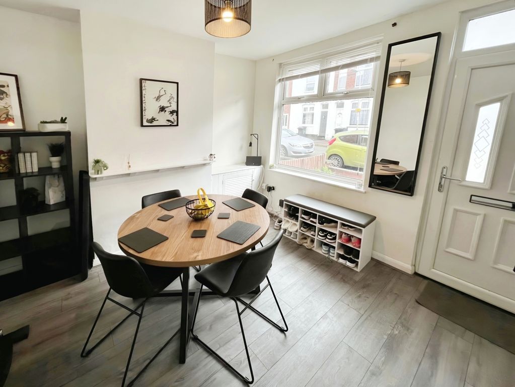 Property photo 3 of 11 Dining Room