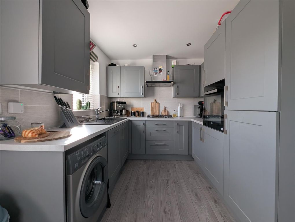 Property photo 3 of 14 Kitchen/Diner