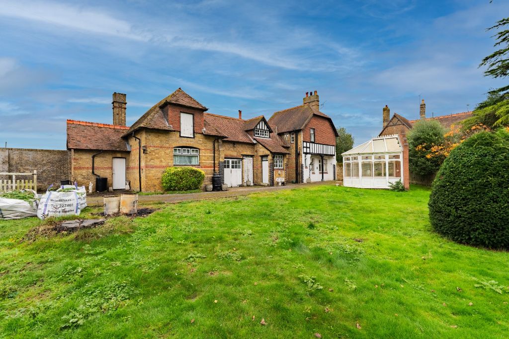 Property photo 2 of 36 4432033