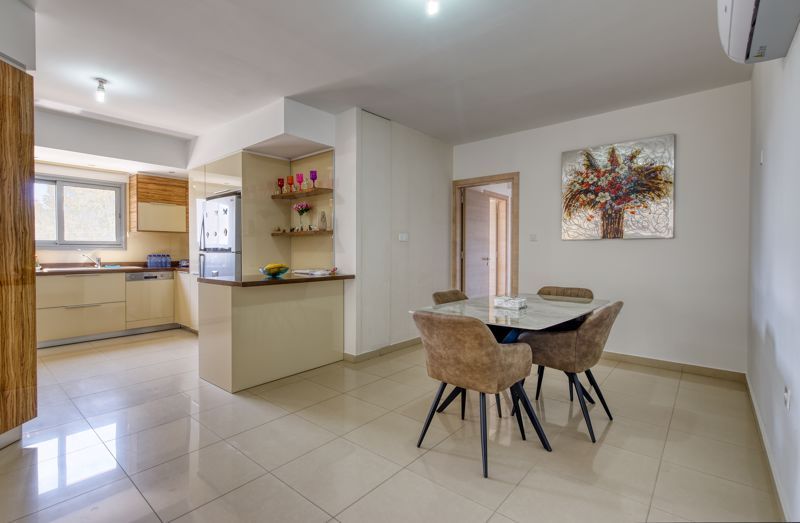 Property photo 1 of 22 Kitchen With Dining
