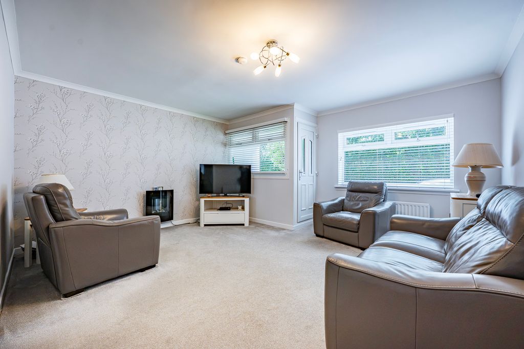 Property photo 3 of 32