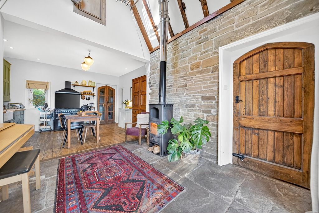 Property photo 2 of 29 Picture No. 20