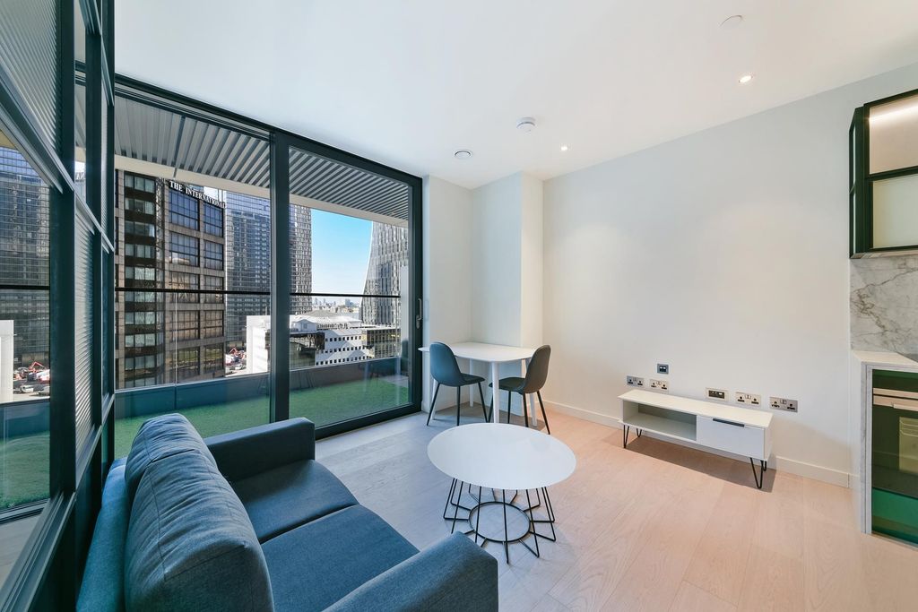 Property photo 3 of 11