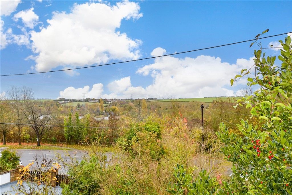 Property photo 2 of 11 Views