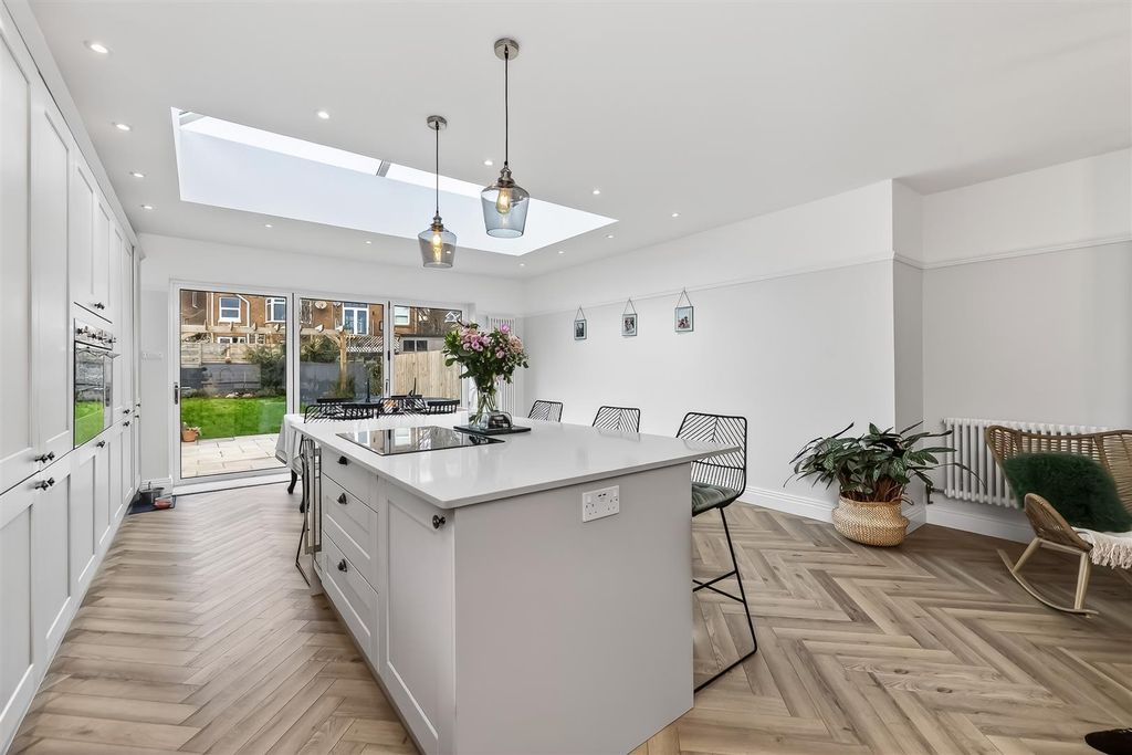 Property photo 1 of 27 Kitchen