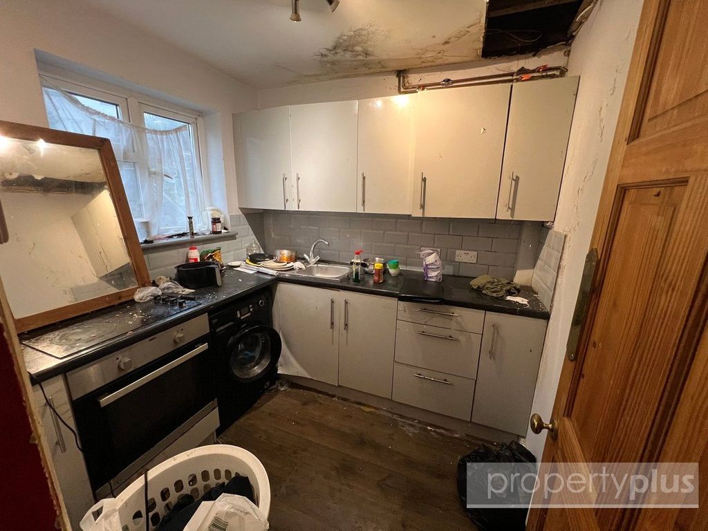 Property photo 2 of 14 Picture No. 10