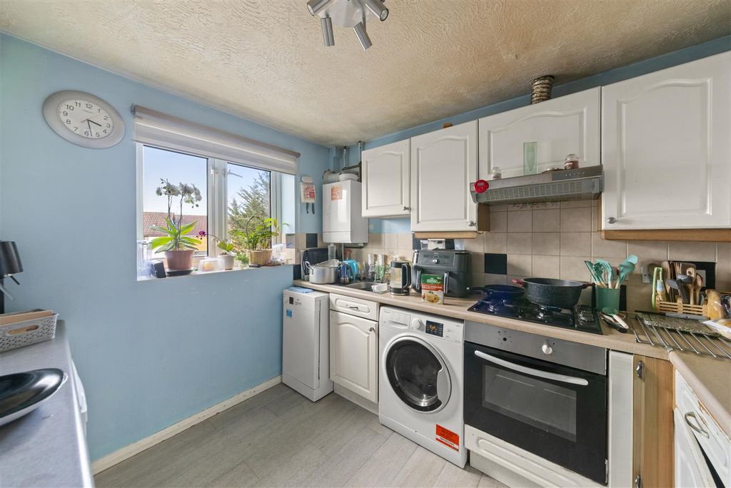 Property photo 3 of 10 2