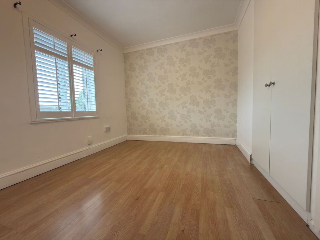 Property photo 3 of 17 A (3)