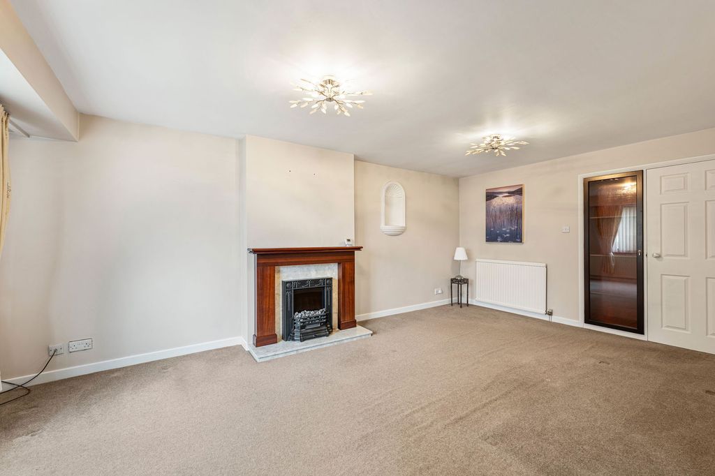 Property photo 3 of 26