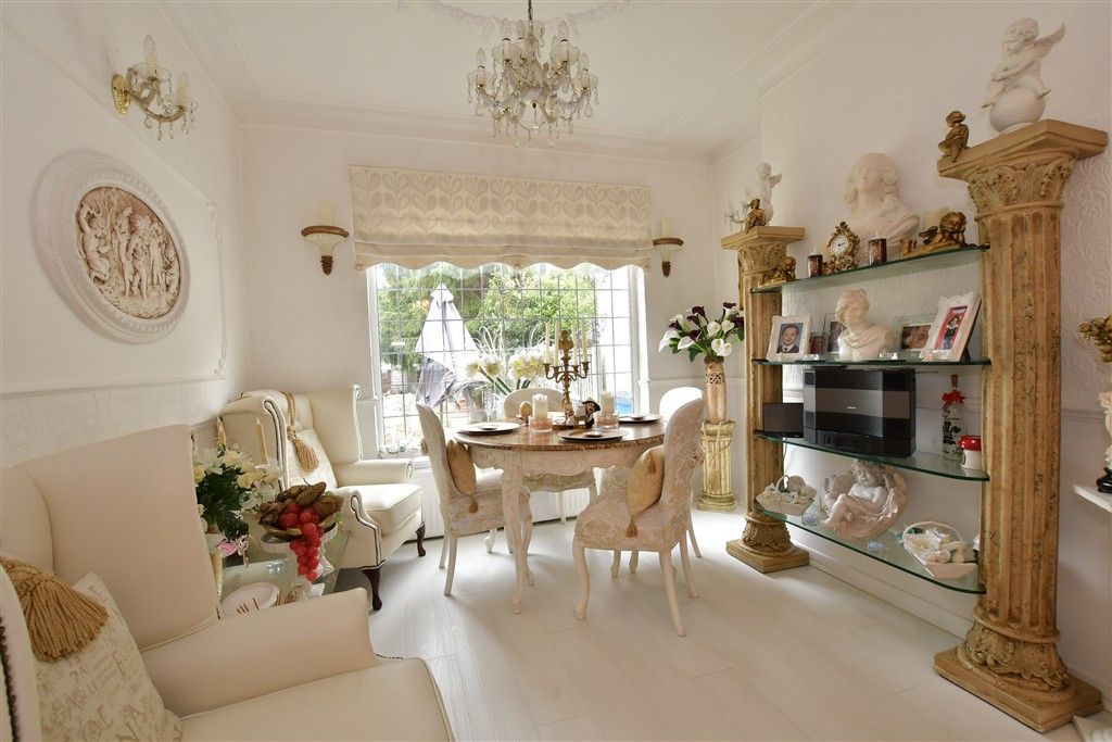 Property photo 3 of 10 Lounge/Dining Room