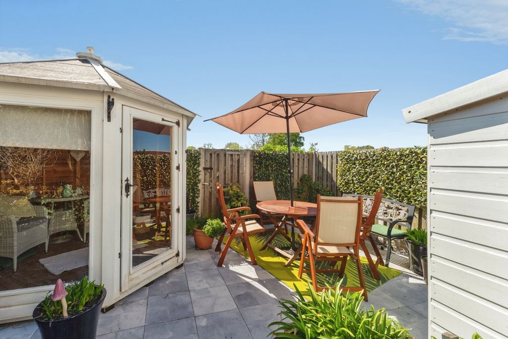 Property photo 2 of 33 Pbox-Img.Jpg
