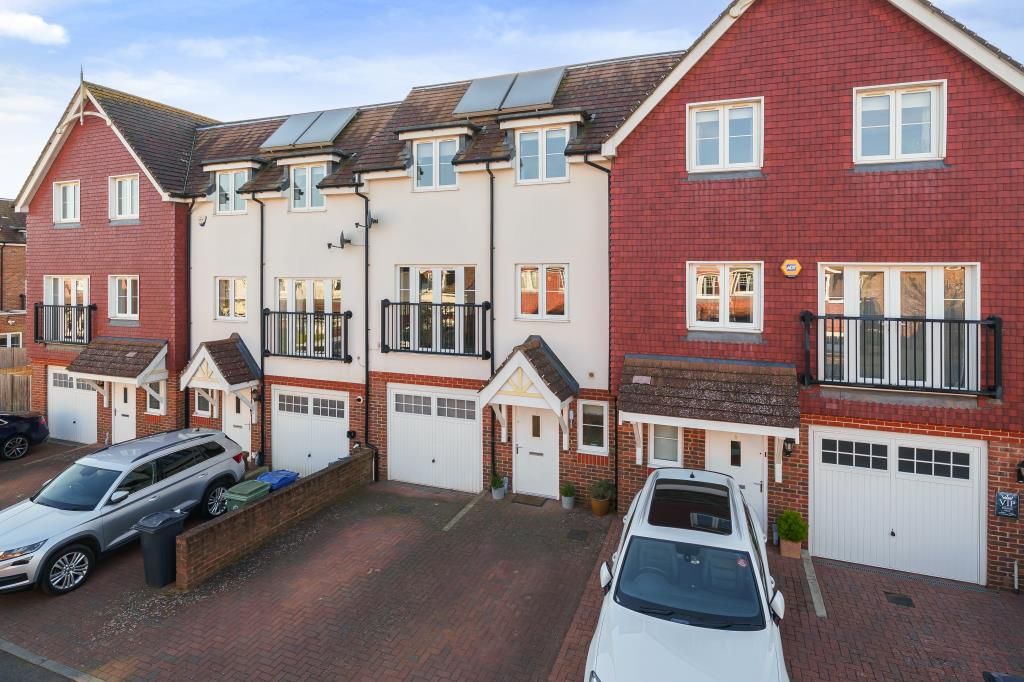 Property photo 1 of 23 Elevated Front Aspect