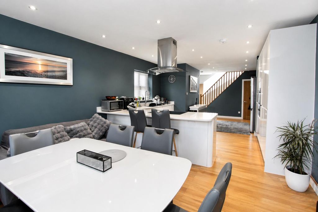Property photo 1 of 20 Din.Jpg