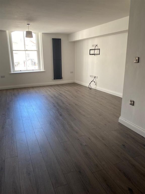 Property photo 3 of 18 0319c19A-9Dfa-4Eb3-85Cb-712517E1663A.Jpg