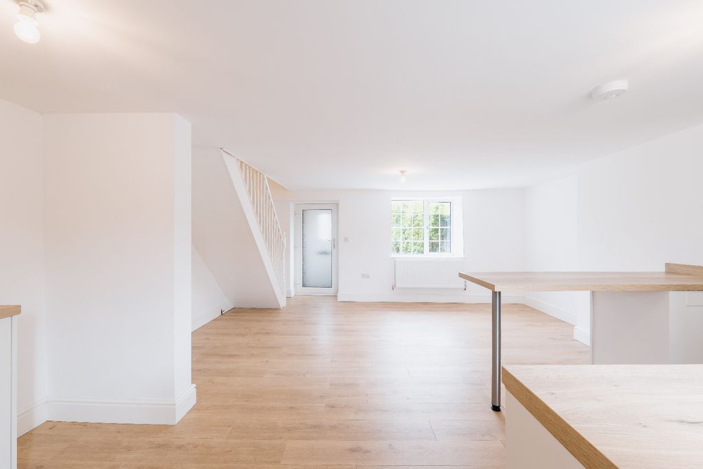 Property photo 2 of 22 4061264