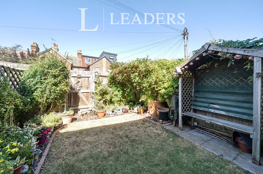Property photo 2 of 20 Caad6E32-ba0A-4B4...