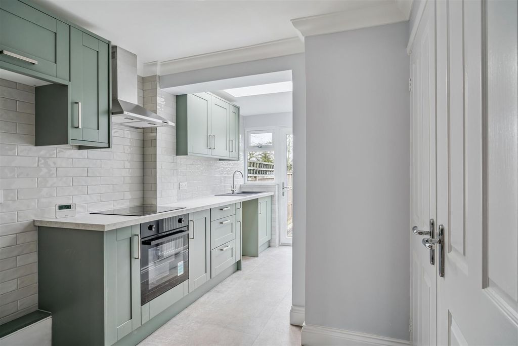 Property photo 3 of 14 Kitchen