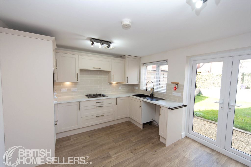 Property photo 2 of 14 Picture No. 23