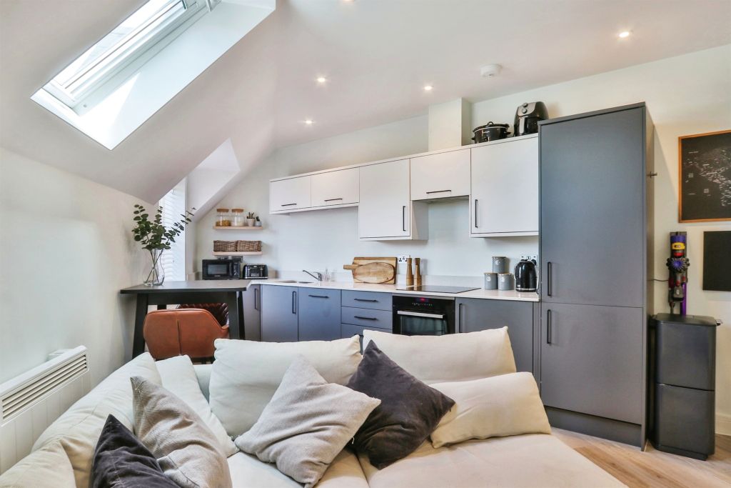 Property photo 2 of 12