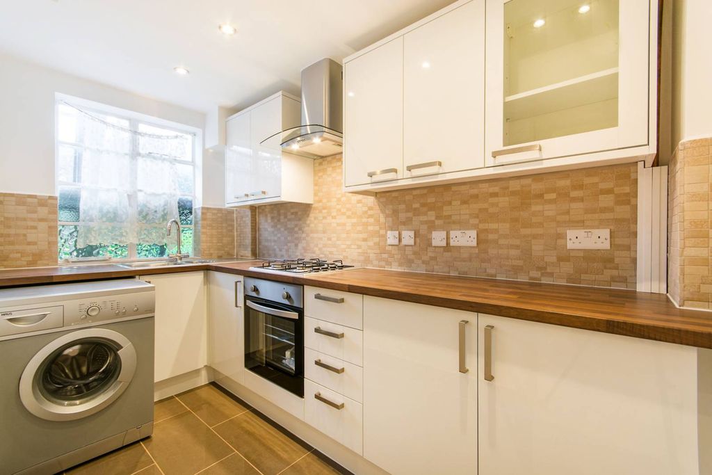 Property photo 3 of 5