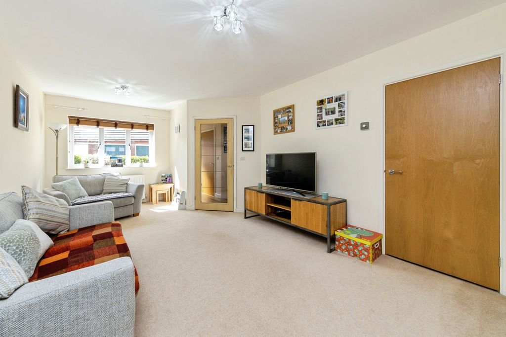 Property photo 2 of 16 Pbox-Img.Jpg