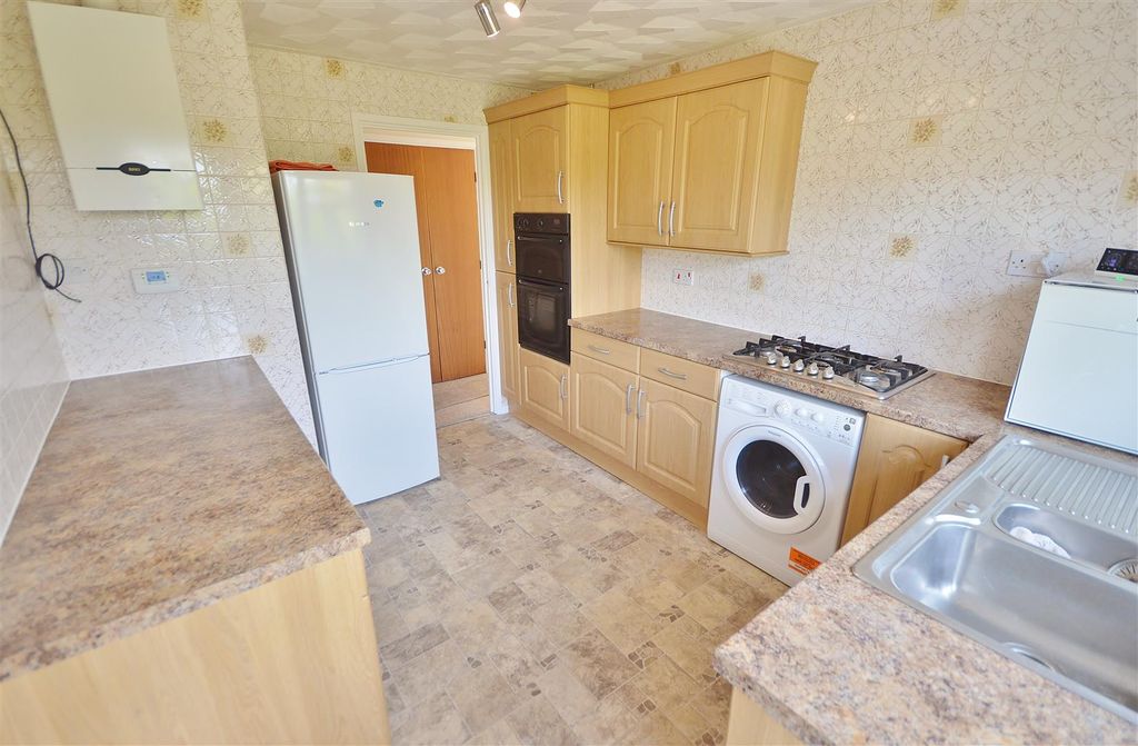 Property photo 3 of 13 Kitchen