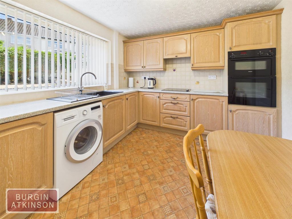 Property photo 3 of 25 Cam01619G0-Pr0236-Still024.Jpg