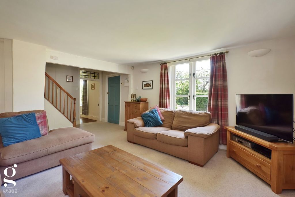 Property photo 2 of 42